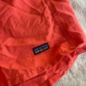 Patagonia Baggie Shorts Women’s Size Small in Coral